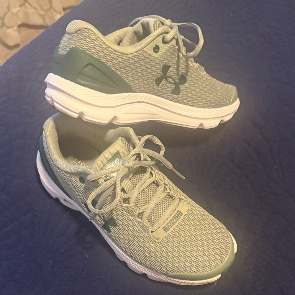Under Armour Athletic Shoes in Light Green and White